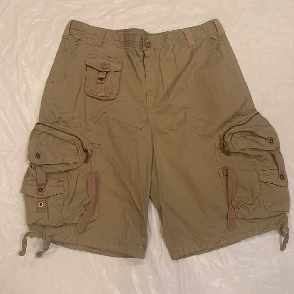 Parish Men's Tan Cargo Shorts Loose Fit 38" x 13"